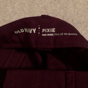 Old navy pixie pants in burgundy